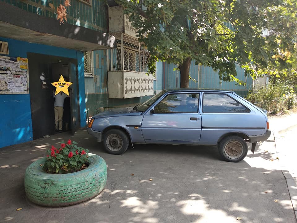 В Днепре "мастер парковки" разозлил горожан: ножиком штрык-штрык. Новости Днепра