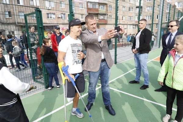 В Днепре на ж/м Западный Борис Филатов открыл ультрасовременный сквер (Фото). Новости Днепра