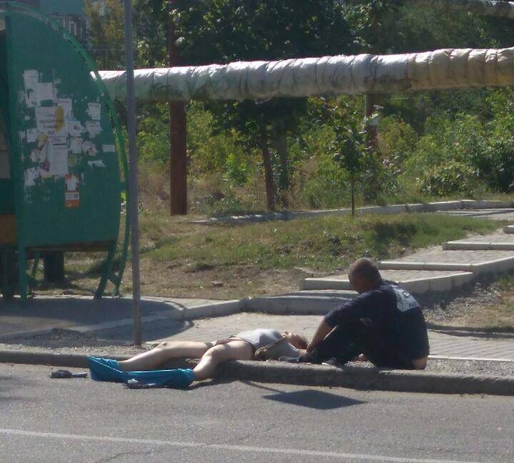 Под Днепром полуголая женщина бросалась под машины (Фото). Новости Днепра