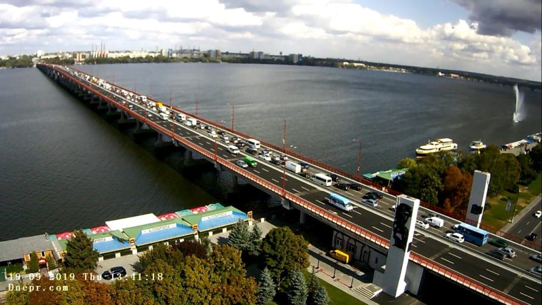 В Днепре на Новом мосту работает полиция (Фото). Новости Днепра