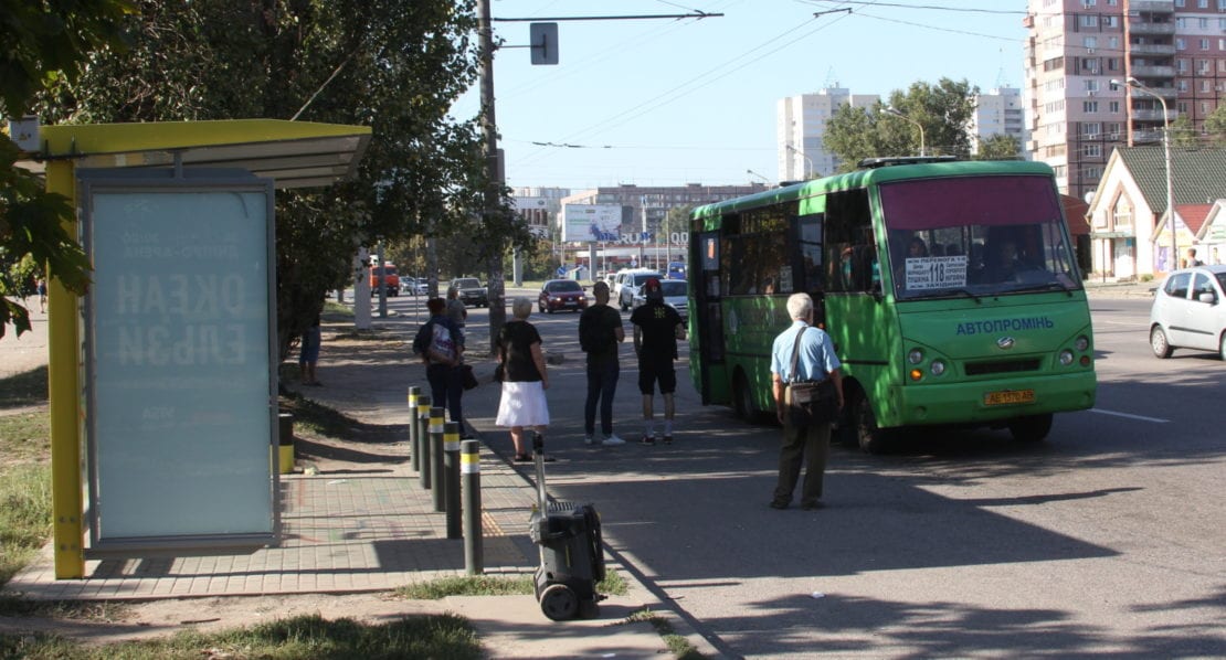 В Днепре водителю маршрутки №60 так понравился вопрос, можно ли ехать по пенсионному, что она резко дала по газам, а потом по педали тормоза, чтобы избежать ДТП.