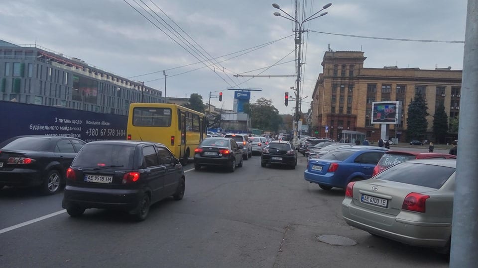 В Днепре в центре огромная пробка: причины (Фото). Новости Днепра
