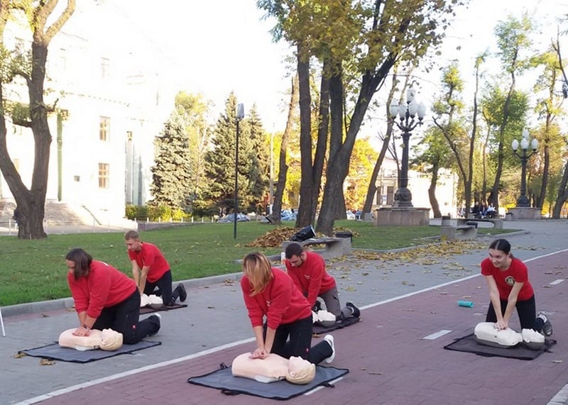 Они едва дышали, смерть была очень близко: в Днепре в центре города «спасали людей» (Фото). Новости Днепра