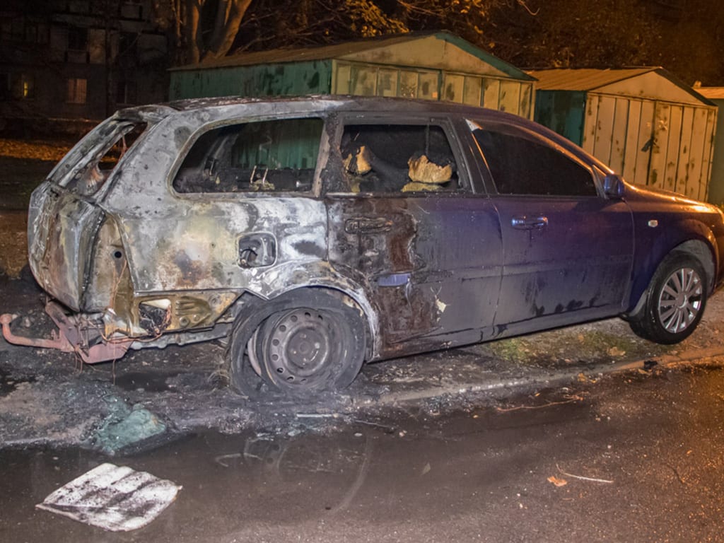 В Днепре снова горят автомобили: подробности (Фото). Наше місто
