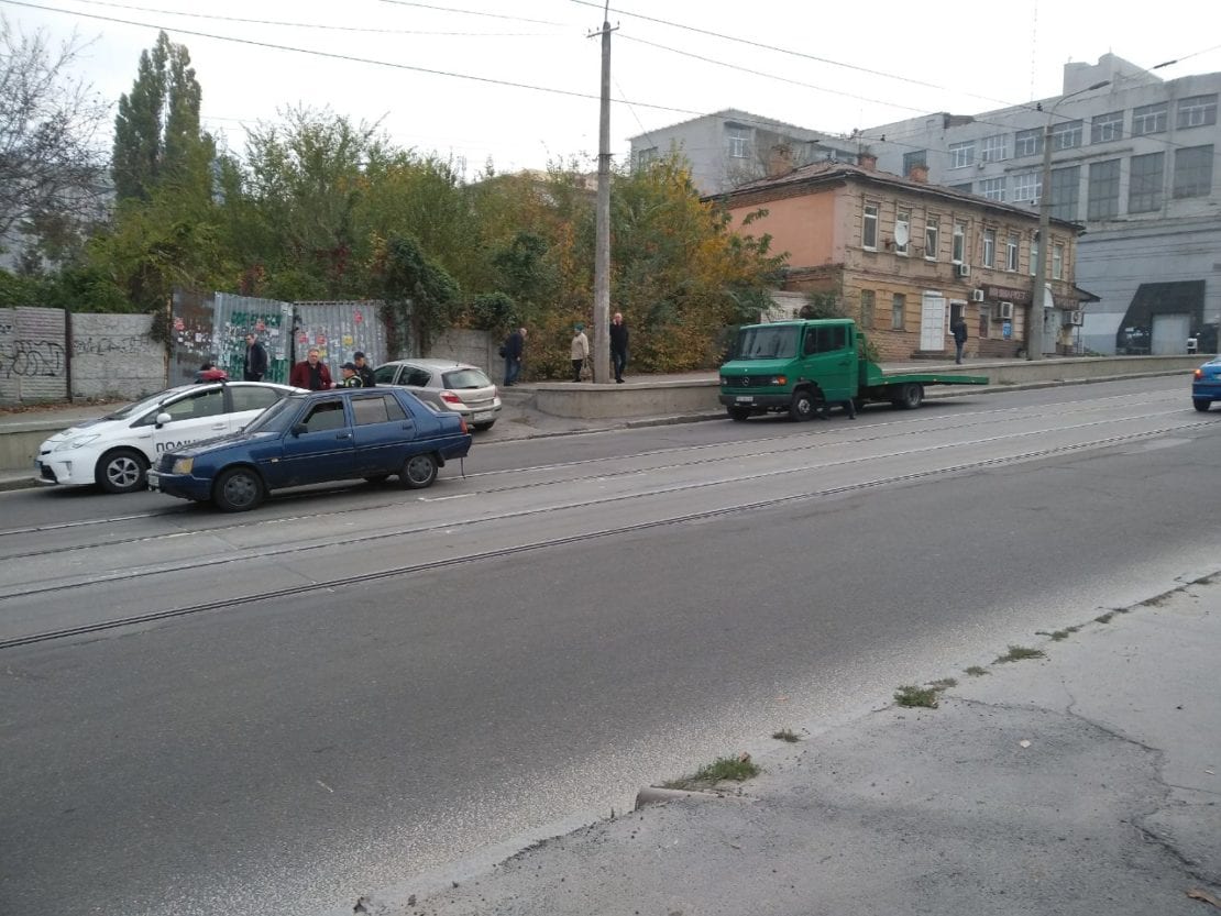 В Днепре на Нагорке массовая авария: движение сильно затруднено. Новости Днепра
