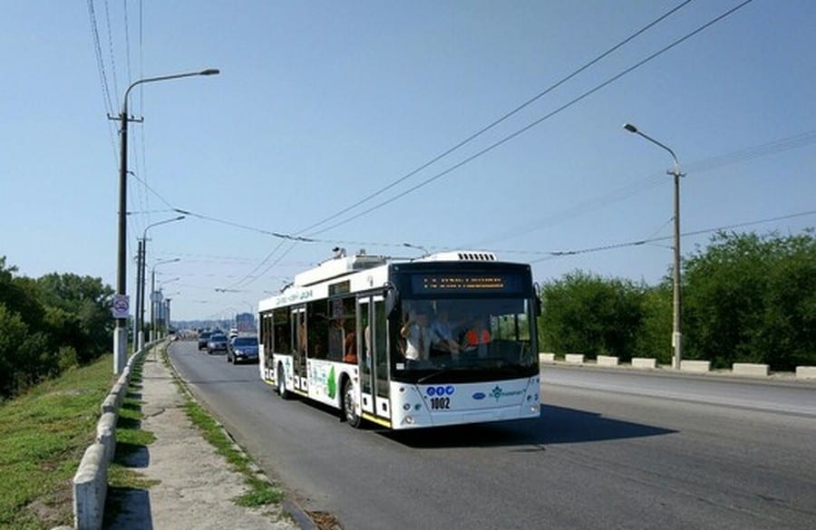 В Днепре к памятнику Славы снова пустили троллейбусы. Новости Днепра