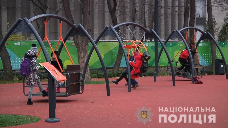 В Днепре три школьницы вынесли из дома все ценные вещи. Новости Днепра