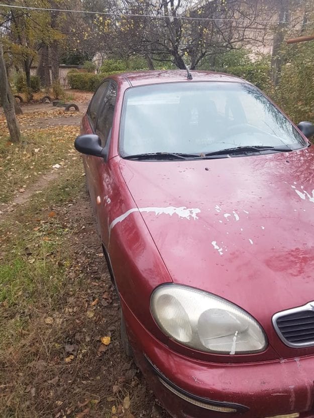 В Кривом Роге вандалы изуродовали кислотой авто главы "Правого Сектора". Новости Днепра