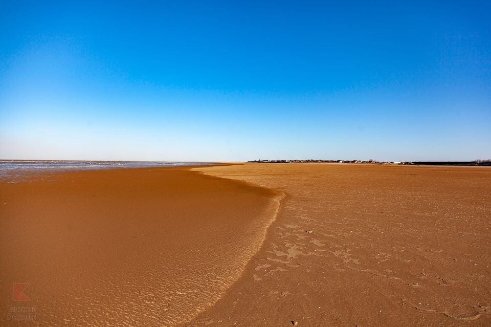 Азовское море «сбежало» из России: местные жители в ужасе (Фото). Новости Днепра
