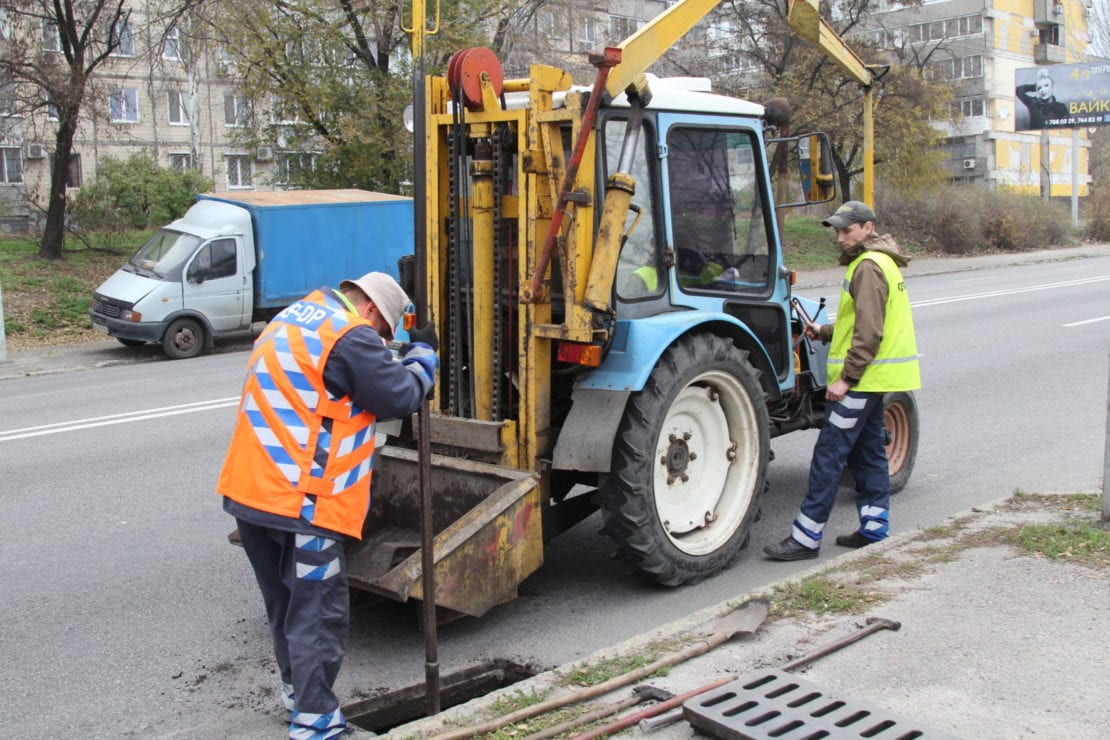 В Днепре готовят ливневки к зиме. Новости Днепра