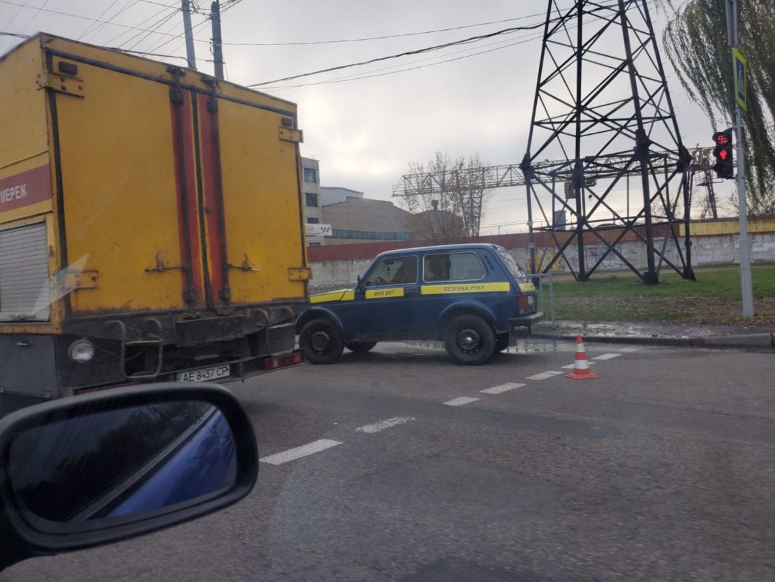 Потоп в Днепре на Набережной Заводской: пробка от Кайдакского моста (Фото). Новости Днепра