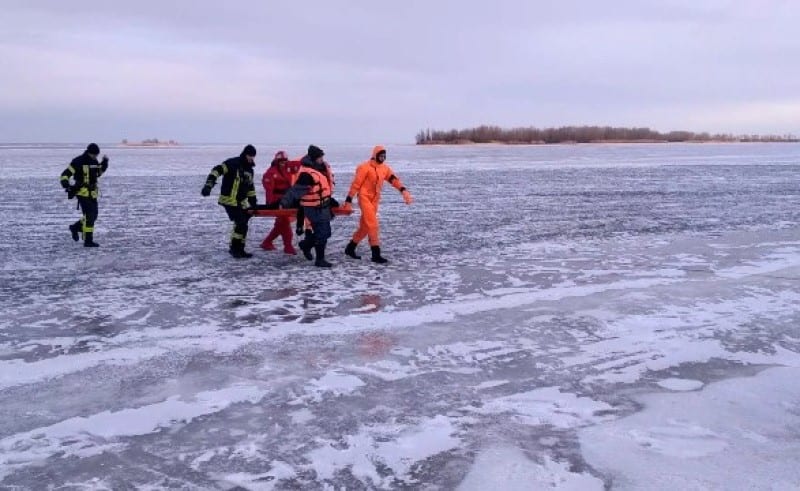 Жуткая находка подо льдом: в Киевской области обнаружены два тела