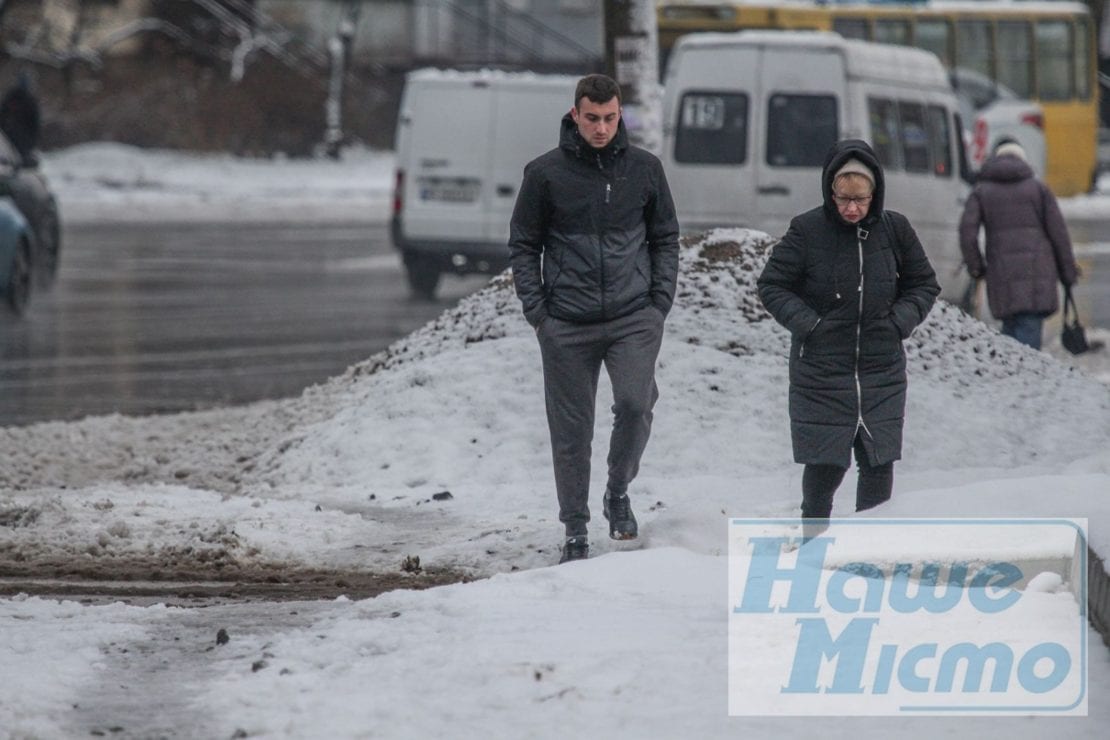 В Днепре первый снег решил не задерживаться. Новости Днепра