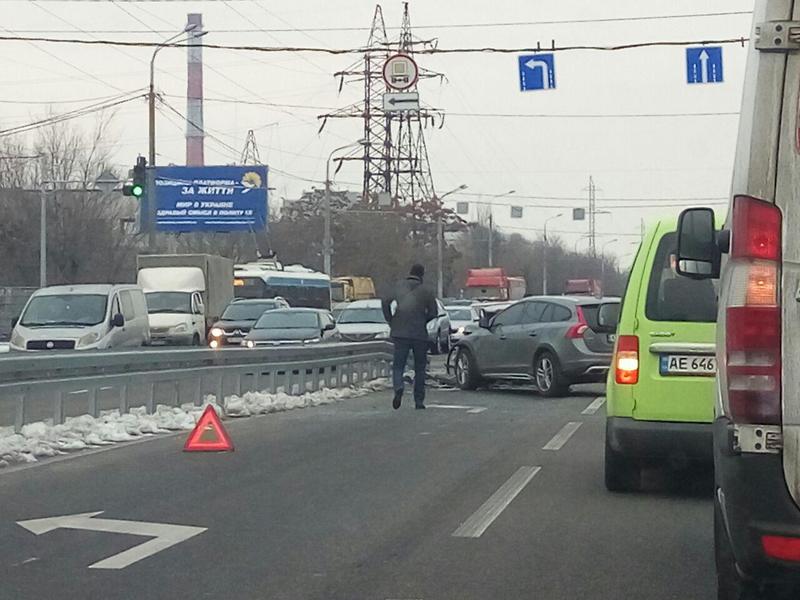 ДТП Днепр: массовая авария на Набережной Заводской