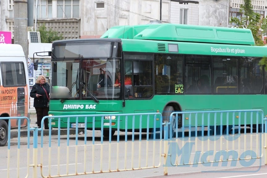 В Днепре на 127-й маршрут вышли автобусы с большой вместимостью. Новости Днепра