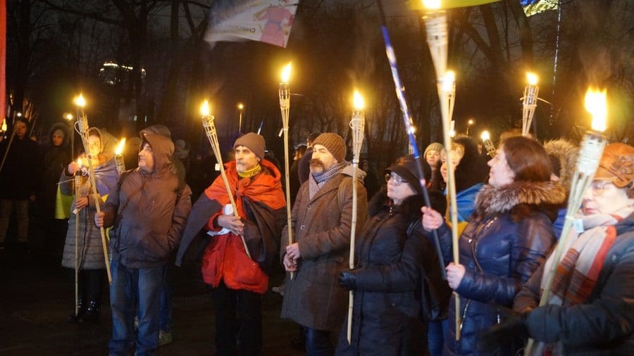 Монастырский остров вспыхнул сотнями огней. Новости Днепра