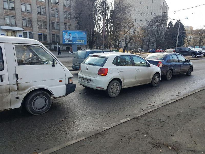 ДТП Днепр: на Богдана Хмельницкого массовая авария