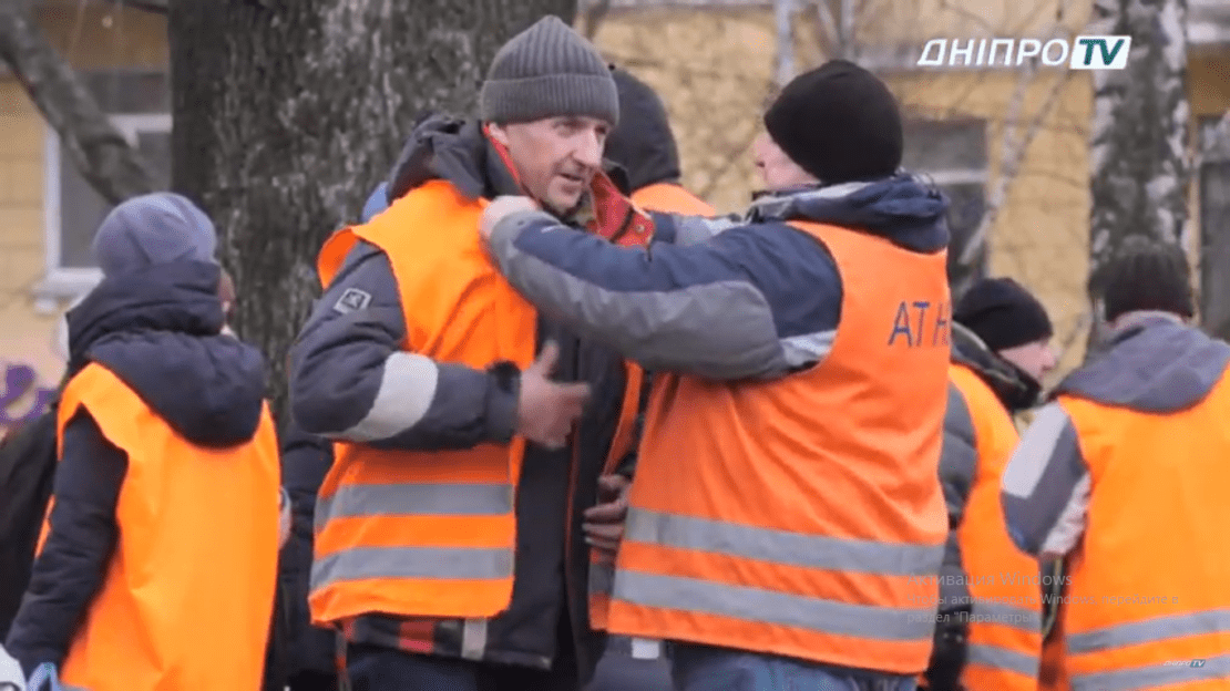 Сколько стоят митинги оранжевых жилетов под ПриватБанком в Днепре. Новости Днепра