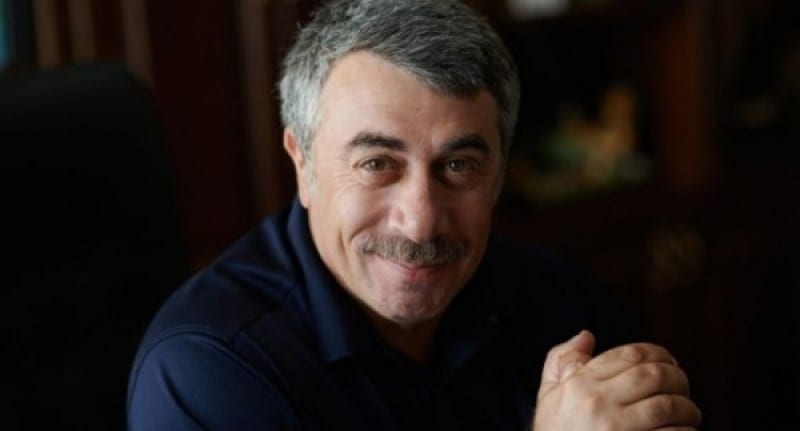 Комаровский рассказал, в каких случаях можно давать сладкое детям