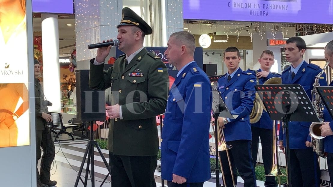 В Днепре в «Мост-сити» военные (Фото, видео). Новости Днепра