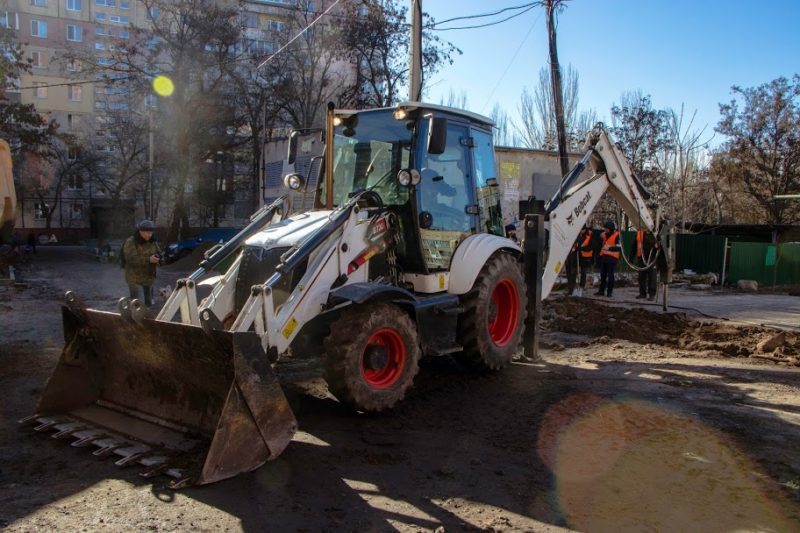 У Дніпрі продовжуються ремонти внутрішньоквартальних доріг