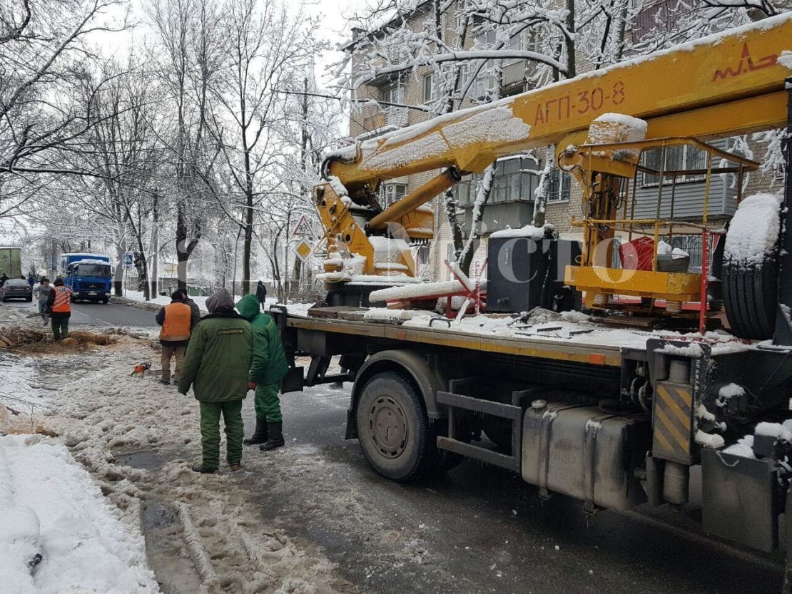 На Хмельницкого полиция не пропускает машины. Новости Днепра