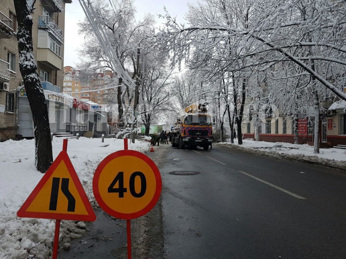 На Хмельницкого полиция не пропускает машины. Новости Днепра