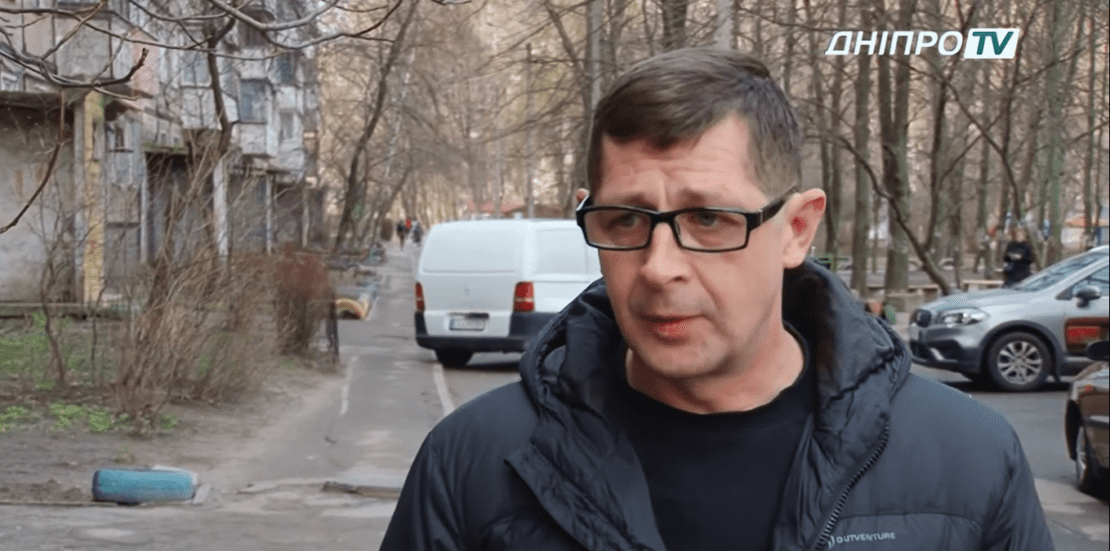 В Днепре щенок, которого подстрелили живодеры, ищет семью