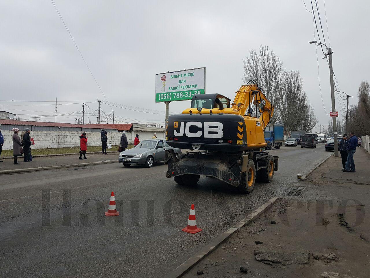 ДТП Днепр: экскаватор сбил пожилую женщину (Фото)