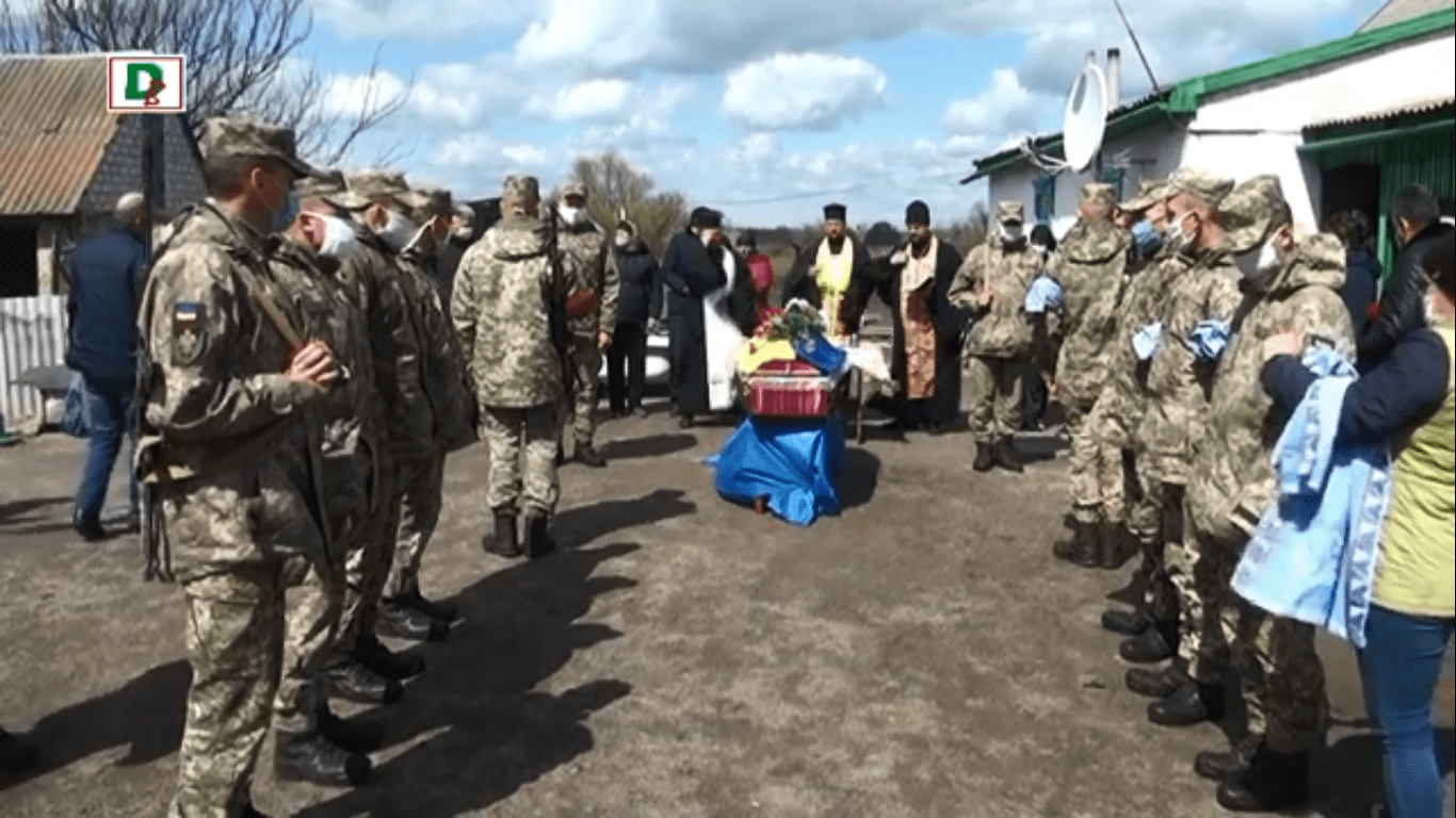 Под Днепром простились с погибшим на войне героем. Новости Днепра