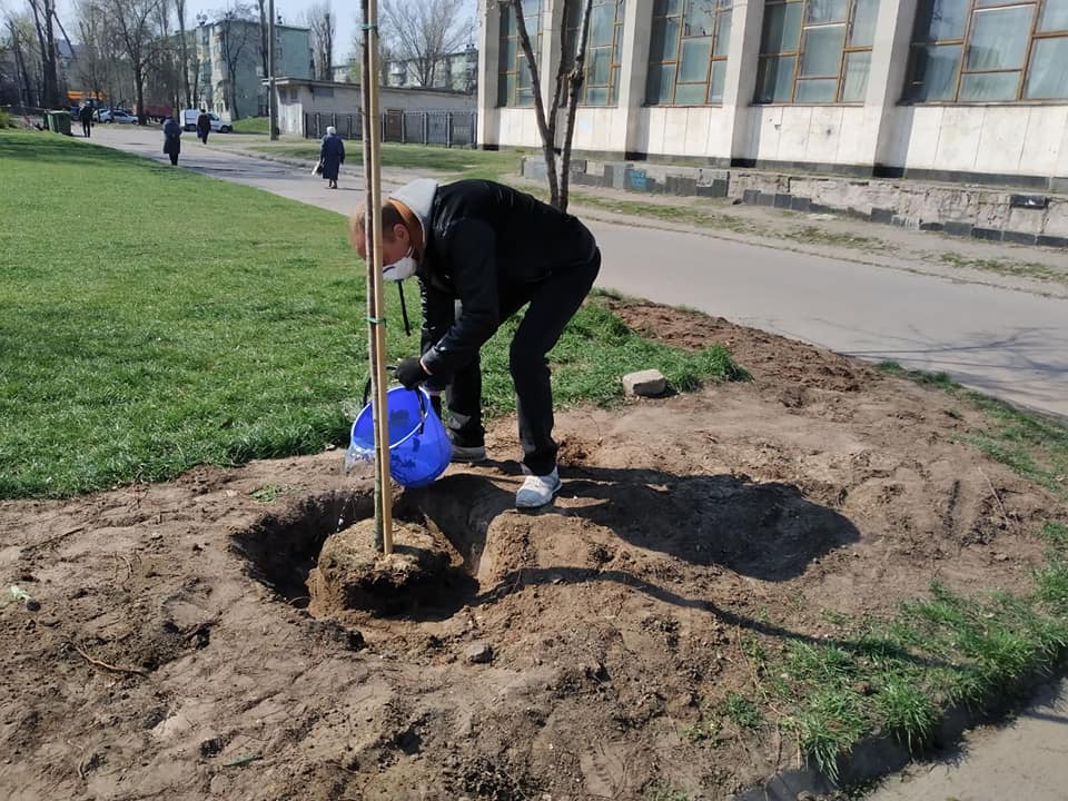 В Днепре появилась аллея памяти Саши Усачева. Новости Днепра