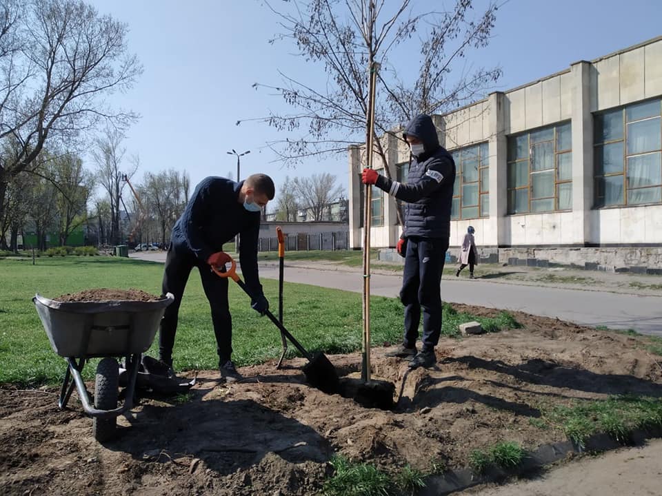 В Днепре появилась аллея памяти Саши Усачева. Новости Днепра