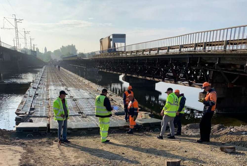 В Днепропетровской области военные за сутки построили мост