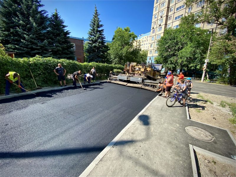 В Днепре на ж/м Покровский и Парус проходит масштабный ремонт дорог