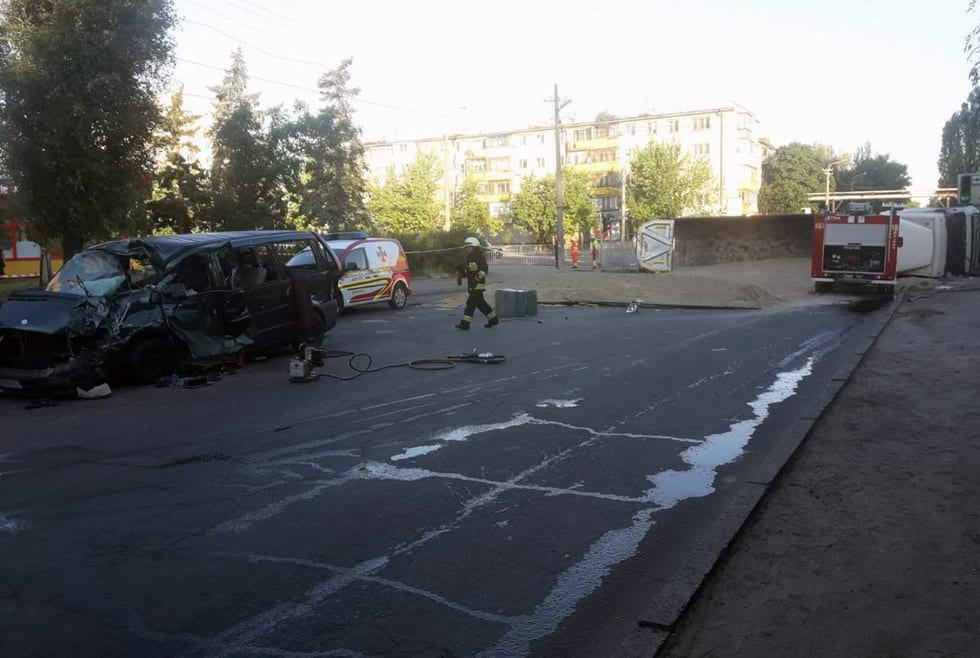 Страшное ДТП на Байкальской: погибли мужчина и ребенок