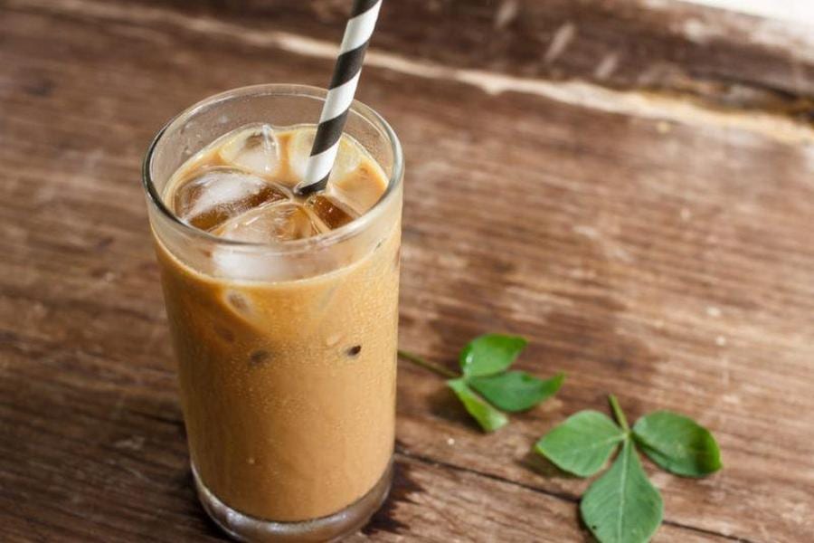 Карамельный айс латте: классический рецепт холодного напитка