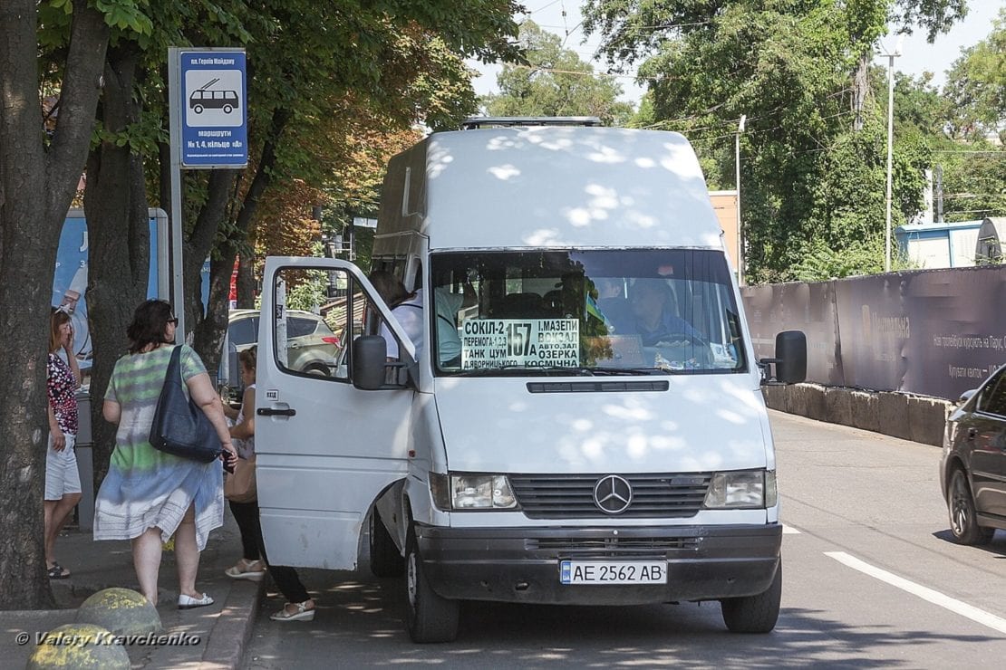 Комфортабельные автобусы против "скотовозок": Днепр забудет маршрутки, как страшный сон