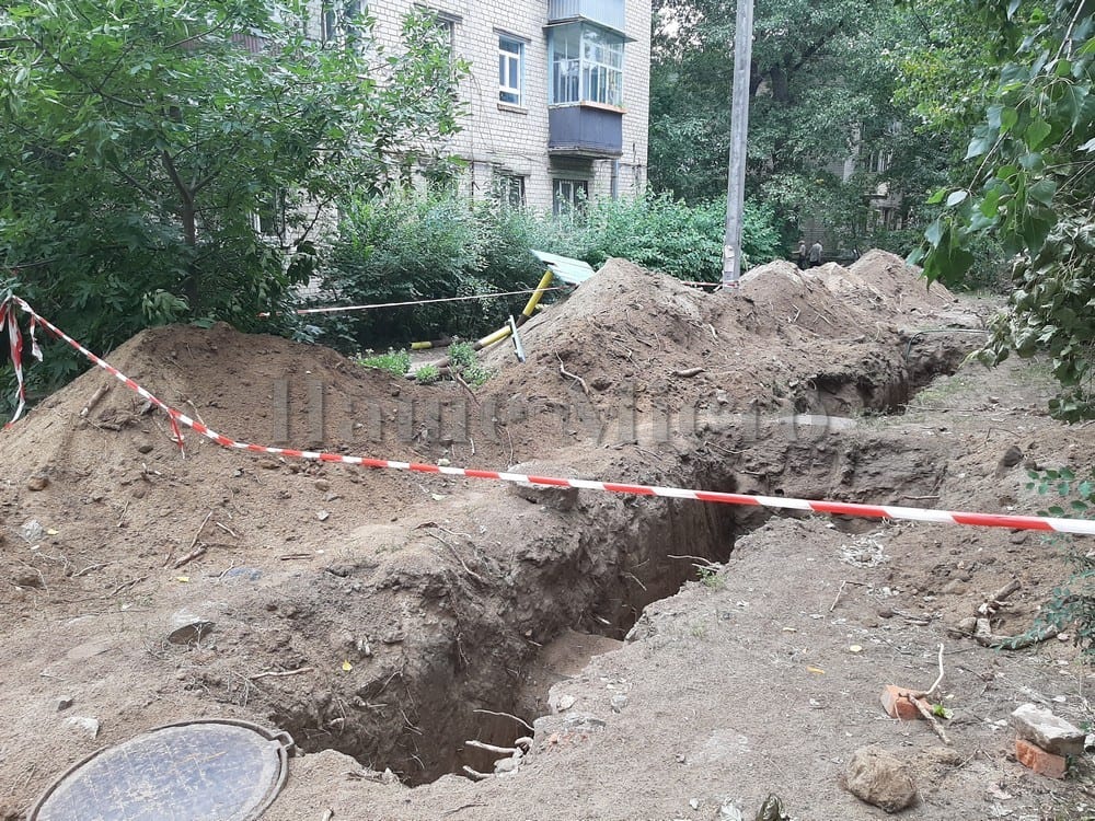 На ж/м Придневпровск начался ремонт аварийного участка водопровода