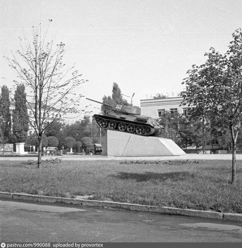 Фотопрогулка в прошлое: как выглядел центр Днепра 50 лет назад