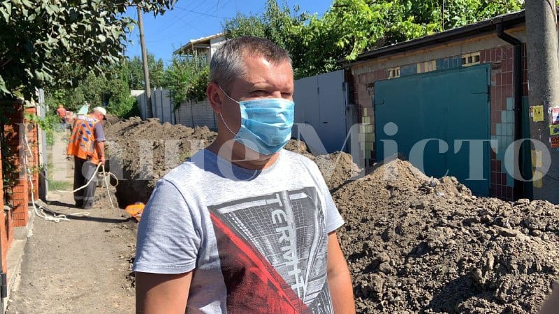 В Центральном районе Днепра меняют аварийные трубы, которым более 30 лет (Фото)
