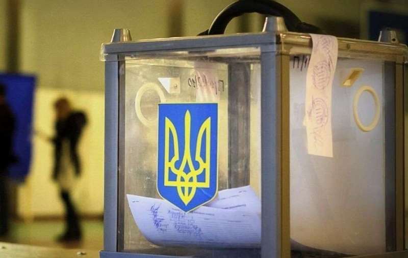 В Днепре и области ключевые посты в ТИК захватили 3 партии