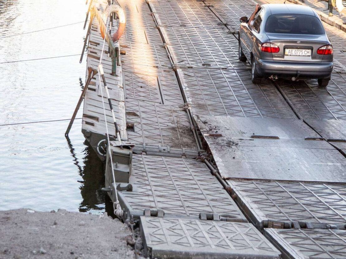 Под Днепром рейсовый автобус едва не свалился с моста. Новости Днепра