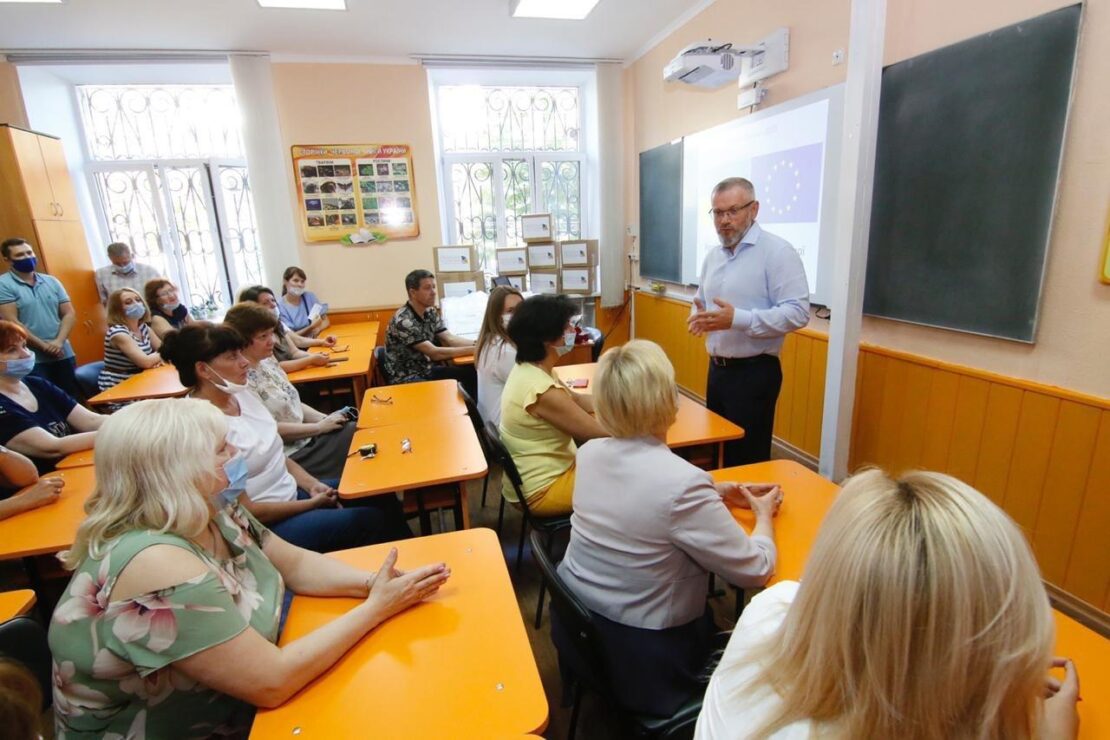 Вилкул: «Наш Блок «Украинская перспектива» внедрит страховую медицину в Днепропетровской области и запрет на закрытие учебных заведений»