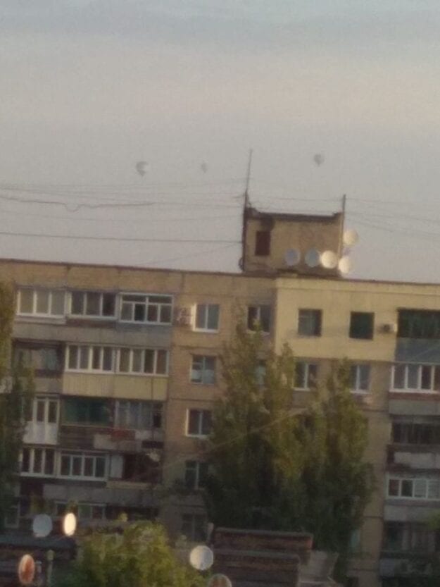 На левом берегу запечатлели воздушные шары над крышами. Новости Днепра