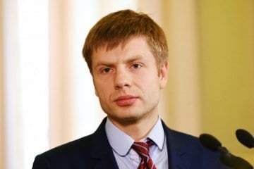 Подарок на день учителя: Кабмин Зеленского во второй раз заморозил повышение зарплат педагогам