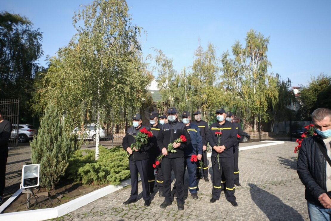 В Днепре почтили память жертв трагедии на Мандрыковской. Новости Днепра