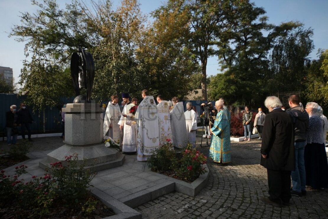 В Днепре почтили память жертв трагедии на Мандрыковской. Новости Днепра