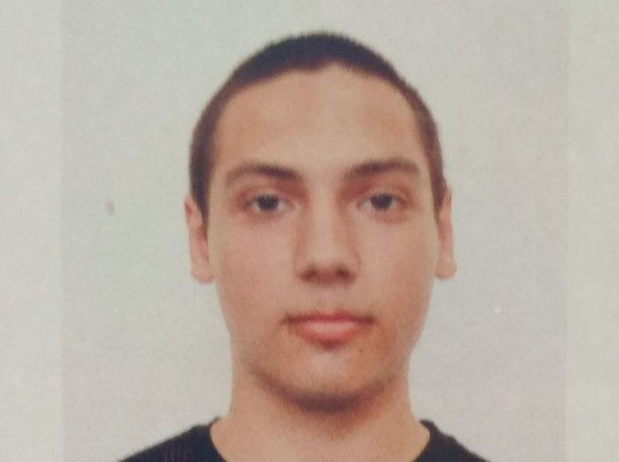 Под Днепром бабушка умоляет помочь в поисках пропавшего 18-летнего внука