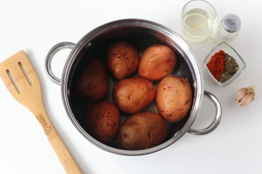 Печеный картофель по-польски: золотистая корочка и невероятный аромат