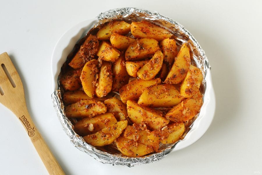 Печеный картофель по-польски: золотистая корочка и невероятный аромат